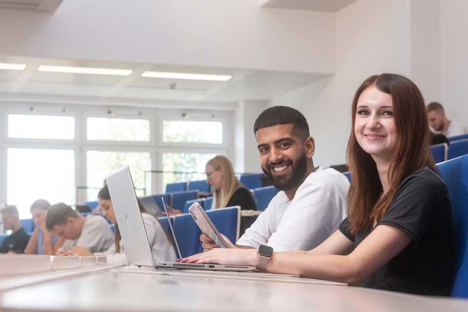 Studierende im Hörsaal