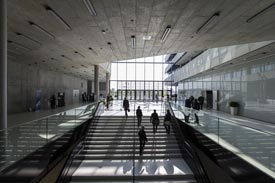 Foyer des Universitätsgebäudes in der HafenCity