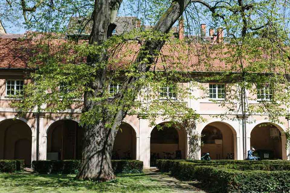 Blick in den Innenhof des UC Freiburg