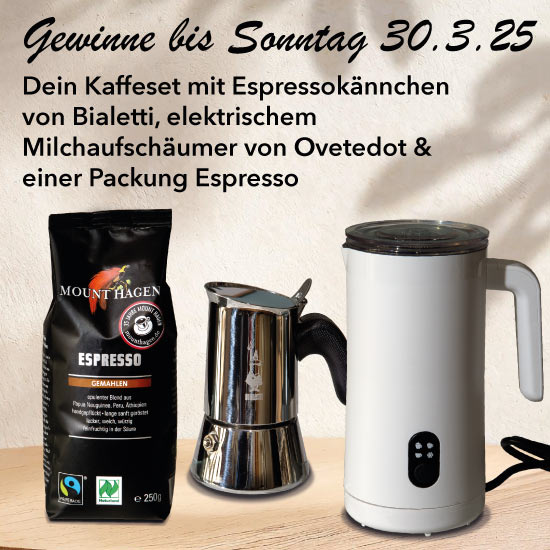 Kaffeset mit Espressokännchen von Bialetti, elektrischem Milchaufschäumer von Ovetedot & einer Packung Espresso